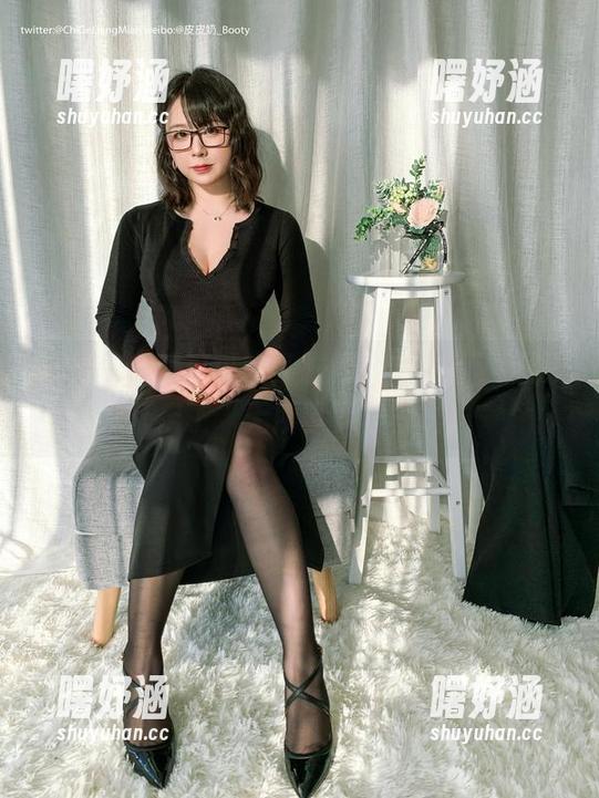 翻看皮皮奶可可爱了啦的睡衣作品，让我开启了“无所事事”模式。
