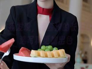 秀人网 – 我发现，周慕汐的长腿让她的精选写真更加出色