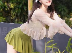 秀人网 – 周慕汐baby的居家大作战，原图里藏着多少意外的小惊喜！
