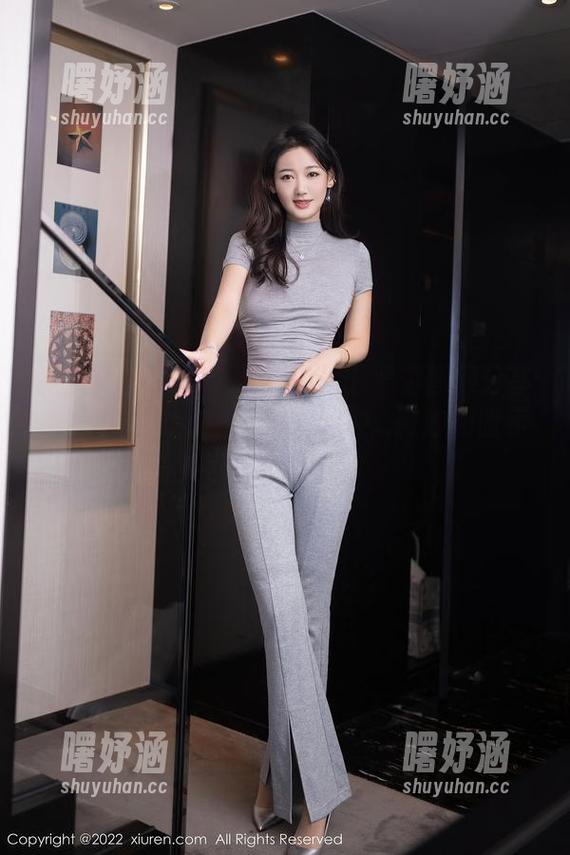 秀人网-奶瓶土肥圆矮挫丑黑穷 秀人网 - 奶瓶土肥圆矮挫丑黑穷图集分享:黑丝袜的秘书制服,有种...微妙的暗示吧?