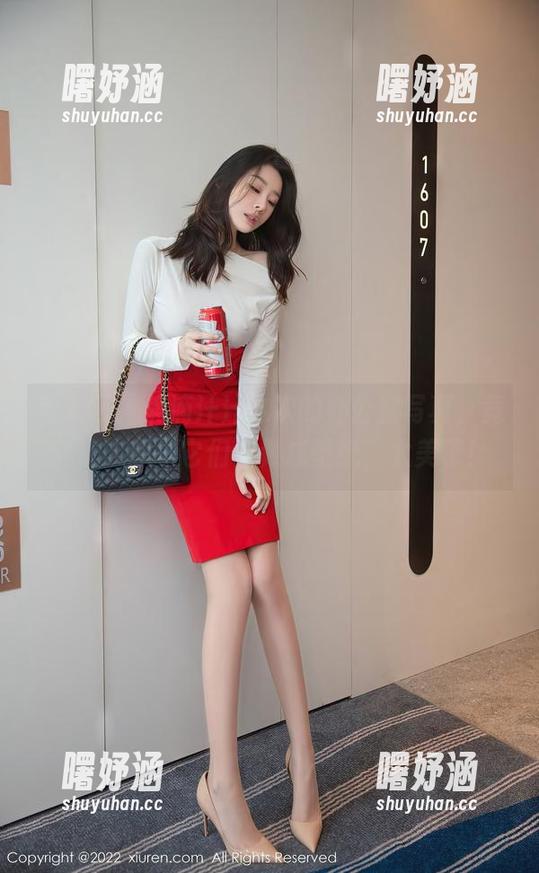 秀人网-汁汁 秀人网 - 滴滴汁汁这次的办公室写真,竟然让人想把它们都做成壁纸,太美了!