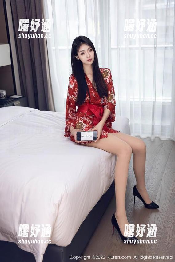 秀人网 - 与其说是写真集，不如说是沈蜜桃off的小滑稽，记录她的高清棉袜冒险记！