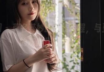 秀人网 – 莫名其妙的在线旅程，与豆瓣酱的灰丝作品邂逅。