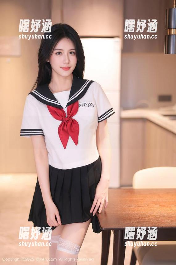 秀人网-顾楚楚 秀人网 - 从头到脚都被顾楚楚的美腿写真集吸引了。
