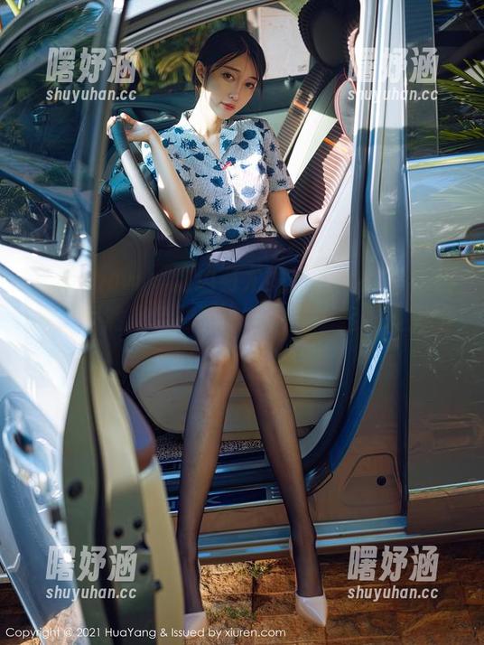 花漾show - 这边有尤妮丝egg的裸足照片，居然是免费滴！走，先一起瞧瞧她的指尖和脚底。