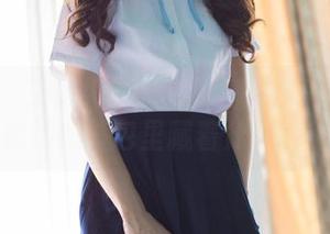 菠萝社 – 王语纯的JK制服高清资源：你相信她的书包里藏着什么吗？