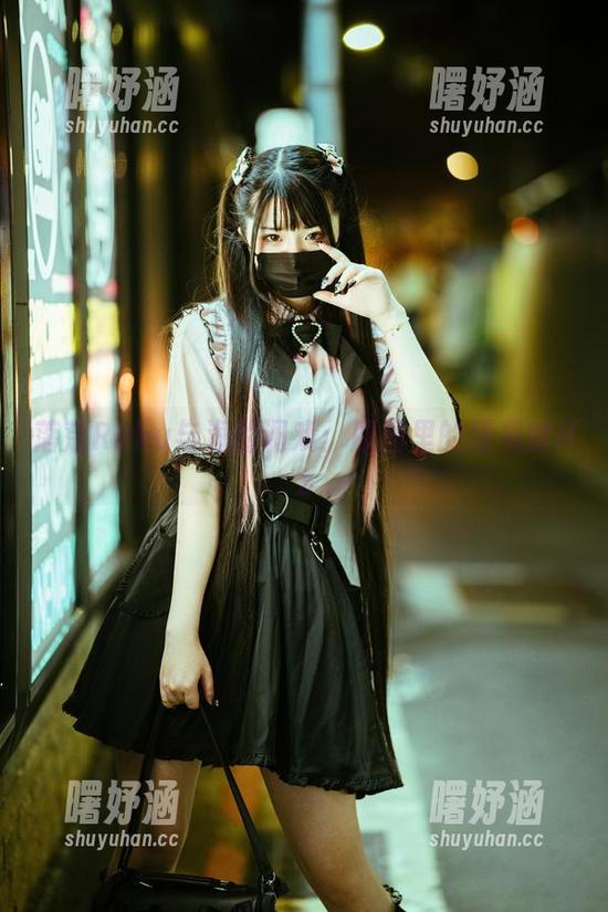 落落Raku与海的调戏：原图里的撞见时Hz