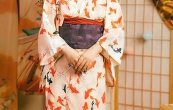 一道风景线：落落Raku的猫猫动漫制服写真全集