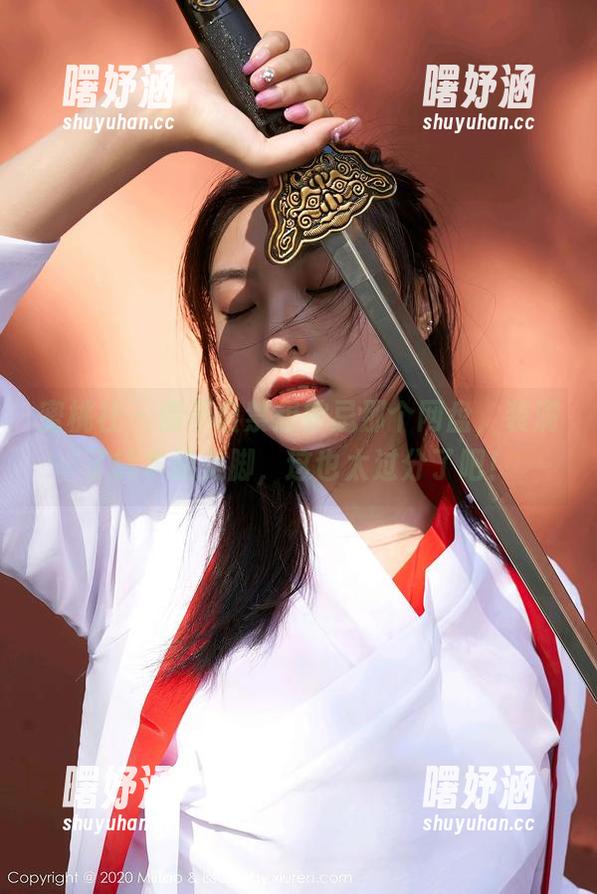 蜜桃社 - 情不自禁想妒忌那个网盘，装满了铃木的美脚，这也太过分了吧！