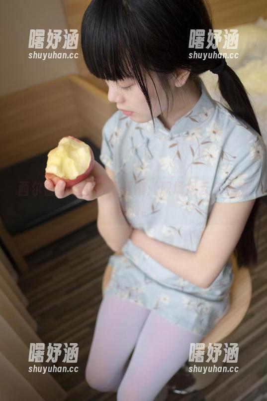西尔酱 西尔酱的职业装写真集:职场风云与私密暗涌。