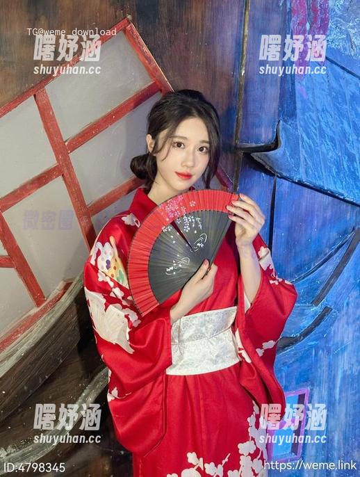 微密圈 - 轩子巨二兔在红裙中游走，福利跑偏，但看着就是爽。