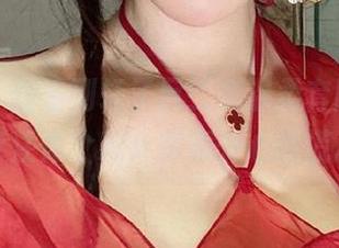 微密圈 – 刚看到轩子巨二兔温柔套图更新，专注做个观众却意外心慌慌。