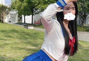 微密圈 – 写真再现，软妹小九九的毛衣风采，动人得让我想点赞无数次