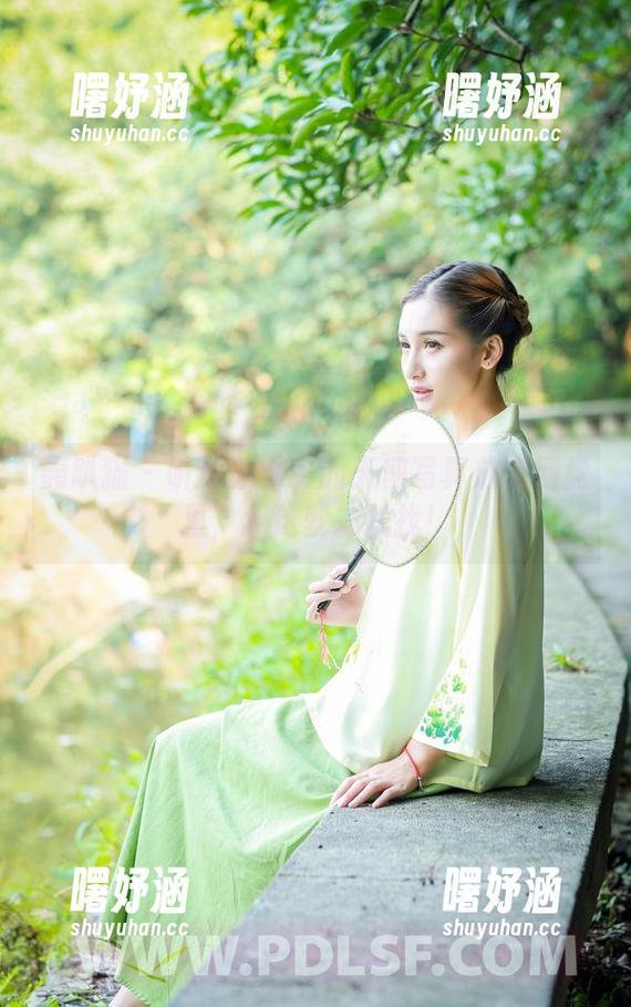 轰趴猫 - 听说苏小暖的天使写真放在网盘里，我这就去找找！