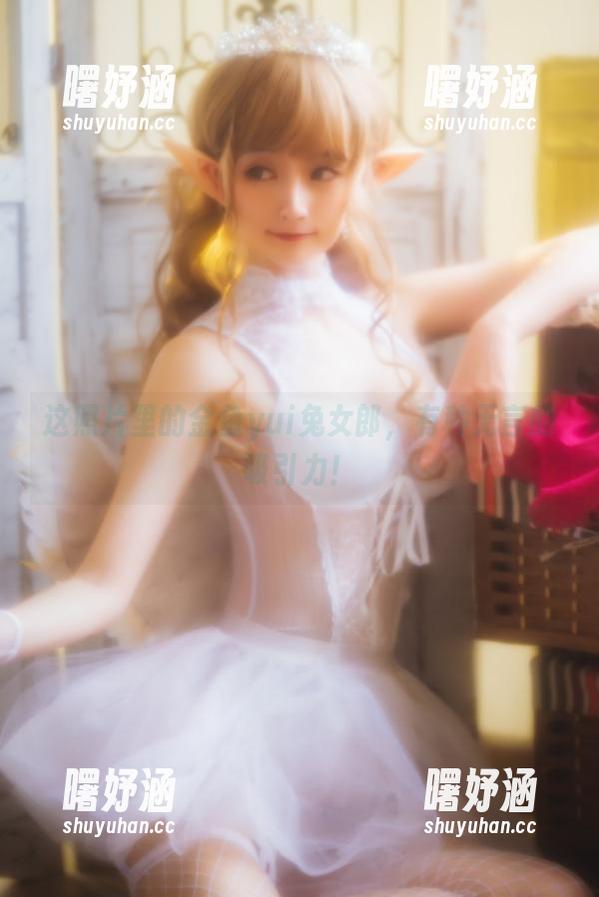 这照片里的金鱼yui兔女郎，有种无言的吸引力！
