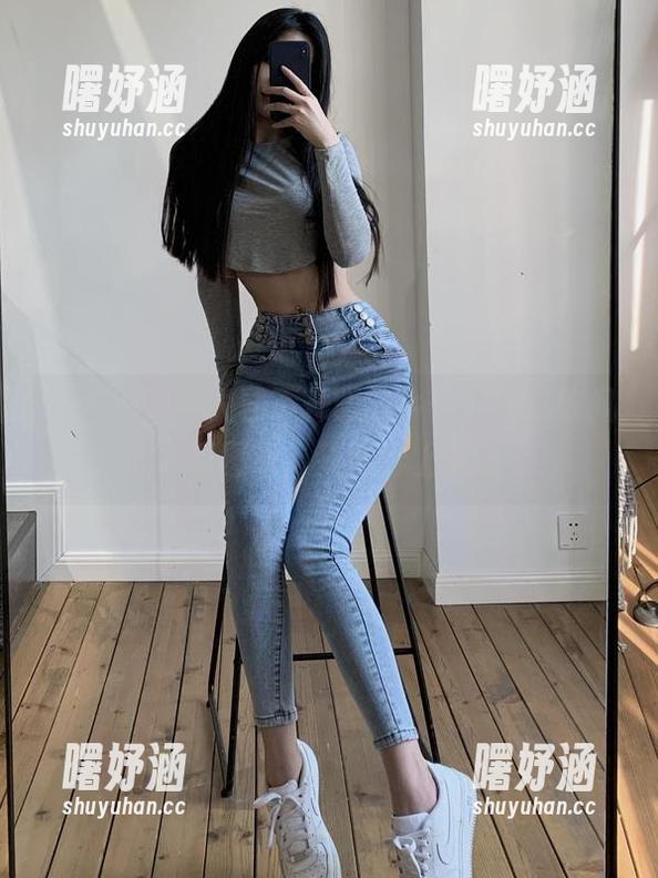 陈佩奇 微密圈 - 让人移不开眼的牛仔翘臀,陈佩奇的写真图包,建议穿上墨镜看!