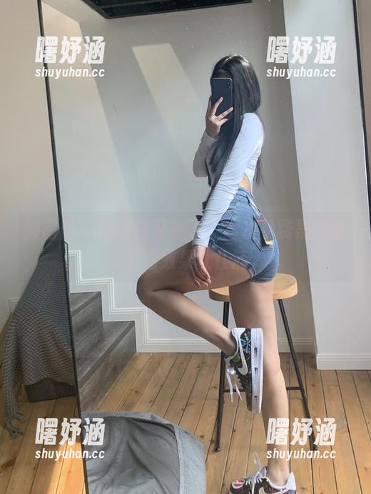 微密圈 - 陈佩奇又来了，这次免费黑胶格子裙效果杠杠滴