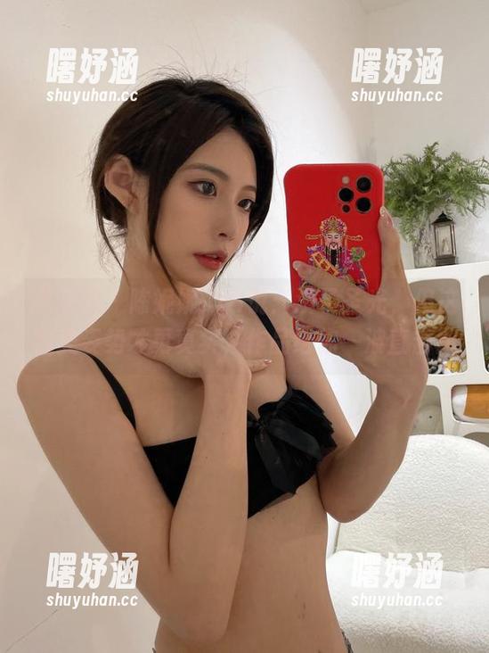 微密圈 - 陈妮妮UNI说：没了圣光，但这优美姿势才更真实，作品给你一波直击！