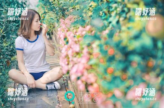 青豆客 - 观看莫雅淇的白色图包，我开始怀疑色彩的究竟？