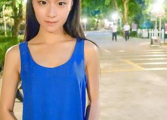 青豆客 – 少女般的调皮，谭晓彤的作品照片：你猜她在想什么？