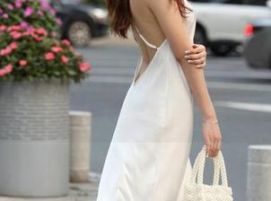 魔镜街拍 – 从未开口的私房感：婷婷的黑丝OL工作日常图集